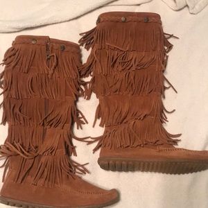Minnetonka fringe boots